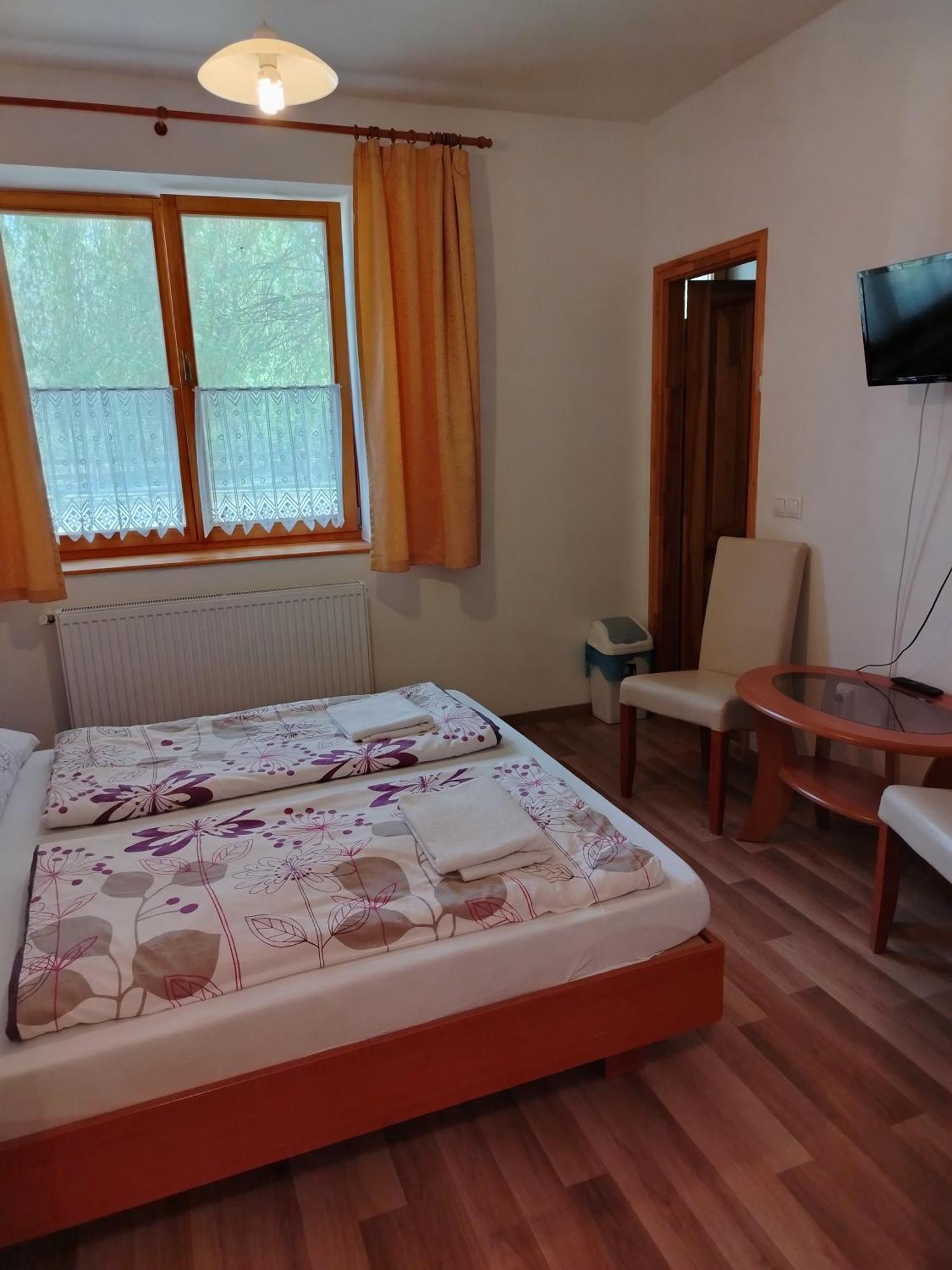 Akacliget Vendeghaz Es Major Hotel Ofeherto Buitenkant foto