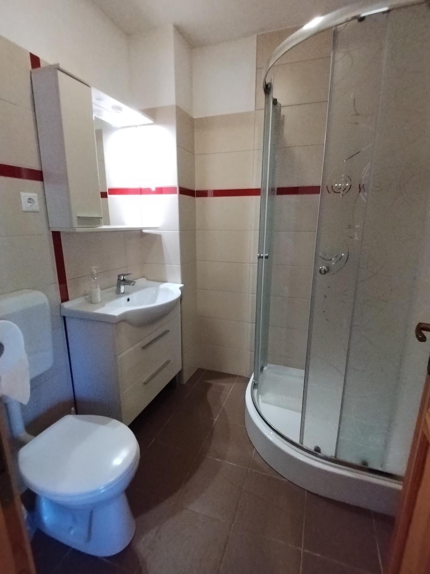 Akacliget Vendeghaz Es Major Hotel Ofeherto Buitenkant foto