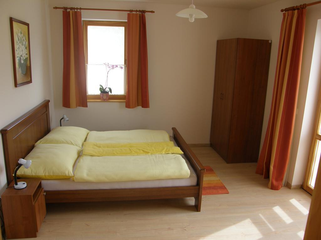 Akacliget Vendeghaz Es Major Hotel Ofeherto Buitenkant foto