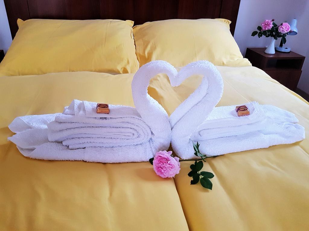 Akacliget Vendeghaz Es Major Hotel Ofeherto Buitenkant foto